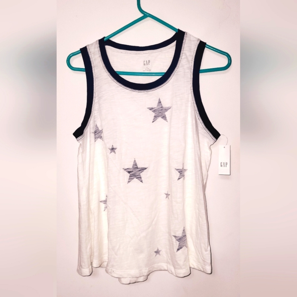 Sleeveless shirt
